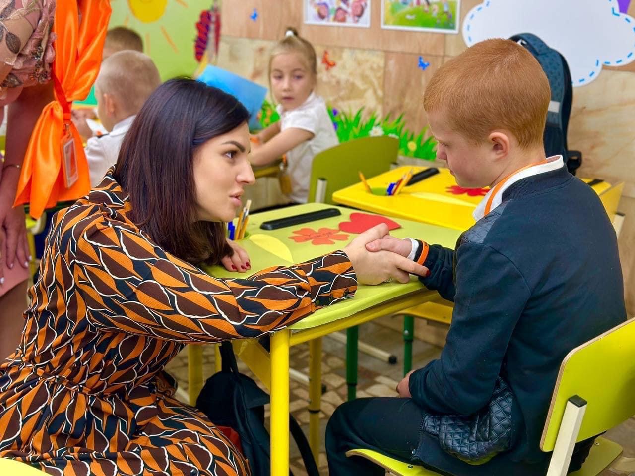 В Харькове дети начали учиться в метро. Смотрите, как выглядит первая в мире подземная школа